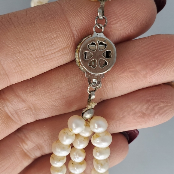 Vintage 3 Strand Pearl Necklace - Picture 4 of 7